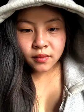 Snapshot of Tiiahpu chatting on December 5, 2:09 am Tiiahpu online show from December 5, 2:09 am