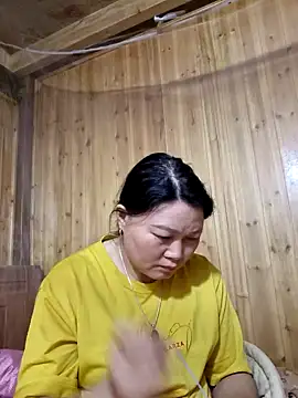 yoowwmr online show from November 5, 3:45 pm