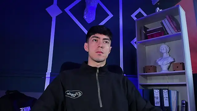 etham wolf  online show from September 26, 11:47 am