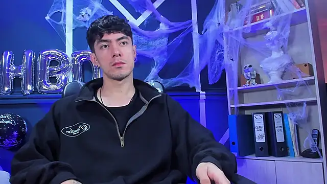 etham wolf  online show from October 28, 11:58 am