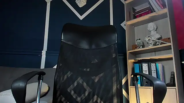 etham wolf  online show from November 8, 11:10 am