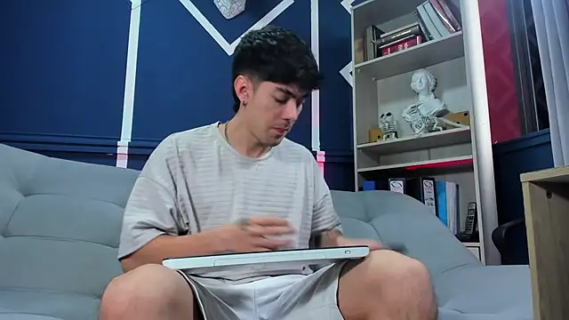 etham wolf  online show from November 12, 12:27 pm