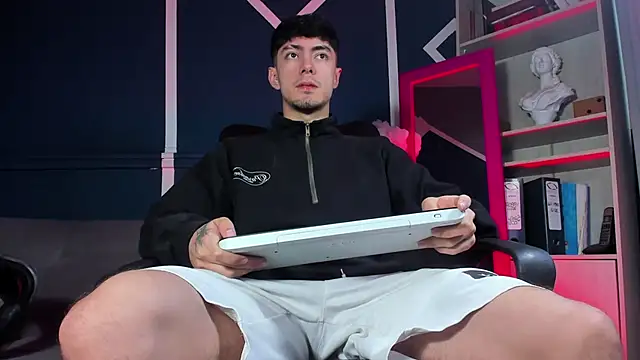 etham wolf  online show from December 5, 11:52 am