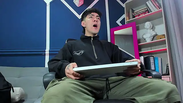 etham wolf  online show from December 20, 1:40 pm