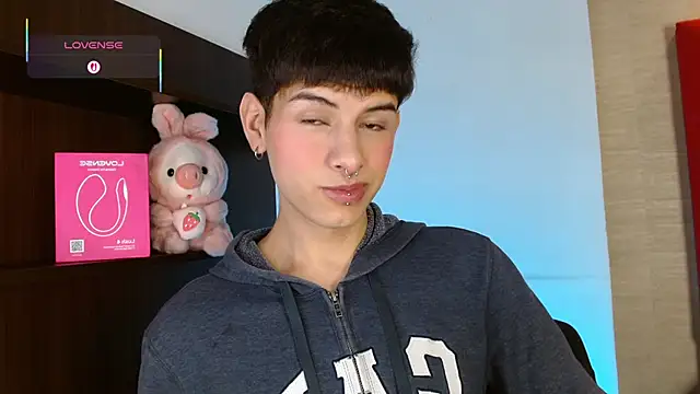 Ezra Storm online show from November 17, 5:02 am