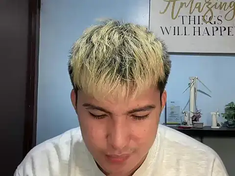 Snapshot of lovely_jay chatting on May 15, 8:05 pm lovely jay online show from May 15, 8:05 pm