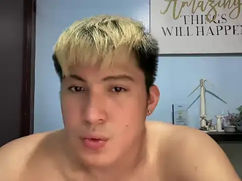 Snapshot of lovely_jay chatting on May 26, 4:08 am lovely jay online show from May 26, 4:08 am