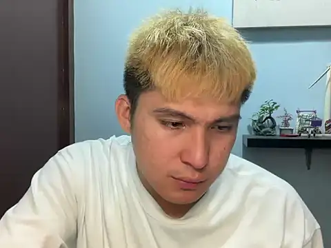 Snapshot of lovely_jay chatting on July 6, 3:03 pm lovely jay online show from July 6, 3:03 pm