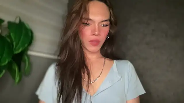 Snapshot of Misselliefayexxx chatting on December 15, 12:53 pm Misselliefayexxx online show from December 15, 12:53 pm