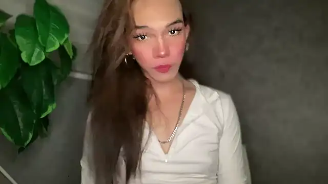 Snapshot of Misselliefayexxx chatting on December 16, 10:09 am Misselliefayexxx online show from December 16, 10:09 am