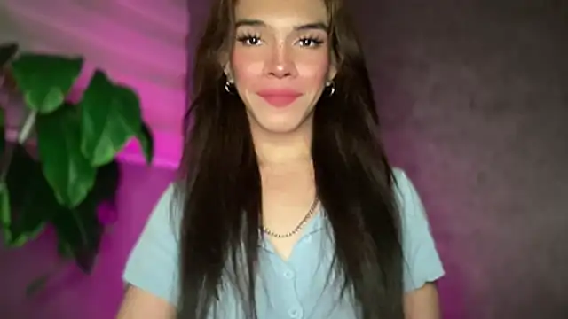 Snapshot of Misselliefayexxx chatting on December 17, 9:54 pm Misselliefayexxx online show from December 17, 9:54 pm