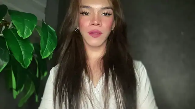 Snapshot of Misselliefayexxx chatting on December 18, 1:39 pm Misselliefayexxx online show from December 18, 1:39 pm