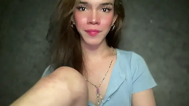 Snapshot of Misselliefayexxx chatting on December 21, 2:35 pm Misselliefayexxx online show from December 21, 2:35 pm