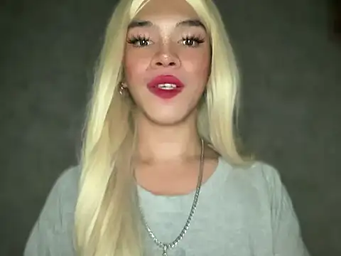 Snapshot of Misselliefayexxx chatting on February 10, 4:05 am Misselliefayexxx online show from February 10, 4:05 am