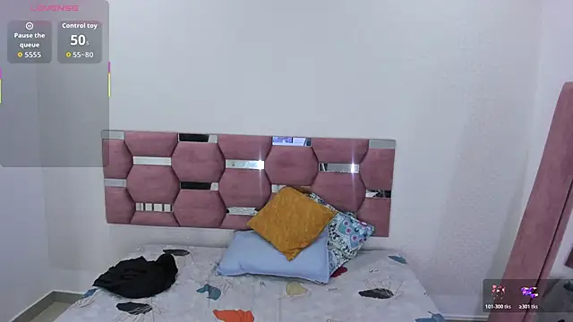 Snapshot of MiiaSmith__ chatting on November 22, 9:03 pm MiiaSmith online show from November 22, 9:03 pm