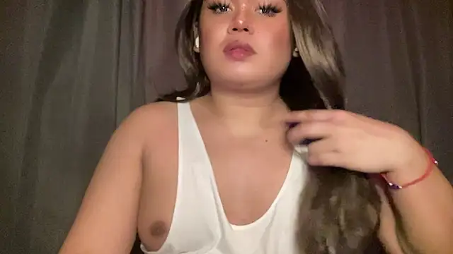 RedHead Thalia online show from April 6, 8:32 pm