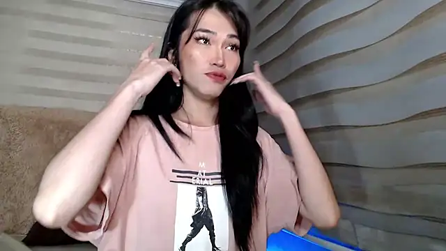 Snapshot of lovelychanel69xx chatting on October 5, 11:02 pm lovelychanel69xx online show from October 5, 11:02 pm