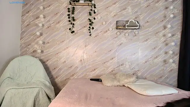 Snapshot of mitsuri_7777 chatting on December 17, 5:13 am mitsuri 7777 online show from December 17, 5:13 am