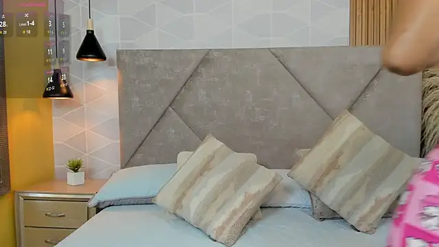 Jade Whisper online show from October 31, 1:28 am