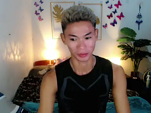 Snapshot of naughty_rence chatting on July 19, 1:26 pm naughty rence online show from July 19, 1:26 pm