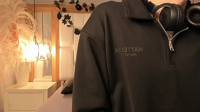 Daphne And Roger online show from December 16, 11:04 am