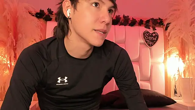 Daphne And Roger online show from February 28, 11:11 am