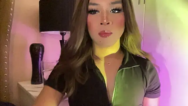 Snapshot of solana_imani chatting on November 20, 2:28 pm solana imani online show from November 20, 2:28 pm