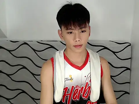 ynotyu online show from July 10, 4:42 pm
