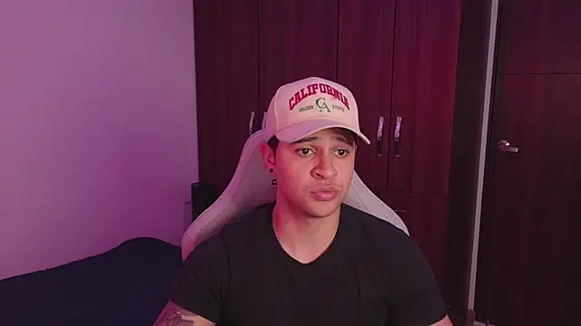 domsantiago  online show from September 29, 1:00 am