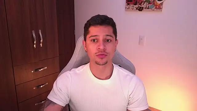 domsantiago  online show from November 6, 4:02 am