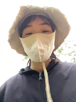 Snapshot of oneyou_400 chatting on November 24, 12:32 am oneyou 400 online show from November 24, 12:32 am