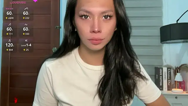 Demi Maddison online show from March 13, 2:01 pm