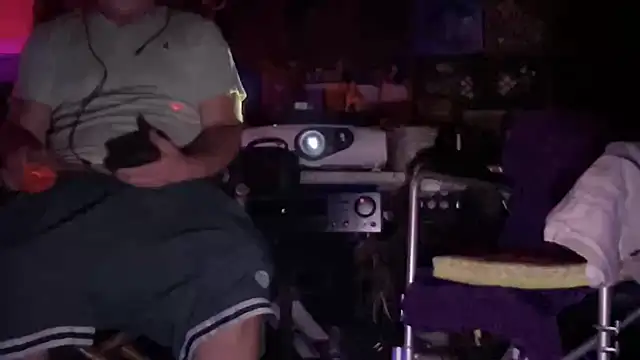 Snapshot of Bar_110221 chatting on September 21, 5:42 am Bar 110221 online show from September 21, 5:42 am