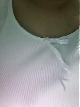 Snapshot of Shiny_Babe chatting on May 27, 9:56 pm Shiny Babe online show from May 27, 9:56 pm