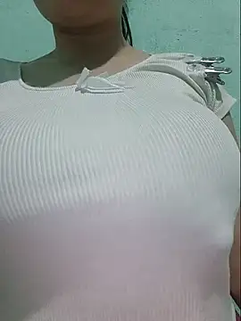 Snapshot of Shiny_Babe chatting on June 1, 4:14 am Shiny Babe online show from June 1, 4:14 am