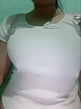 Snapshot of Shiny_Babe chatting on June 7, 5:22 am Shiny Babe online show from June 7, 5:22 am