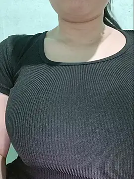 Snapshot of Shiny_Babe chatting on June 15, 2:19 pm Shiny Babe online show from June 15, 2:19 pm