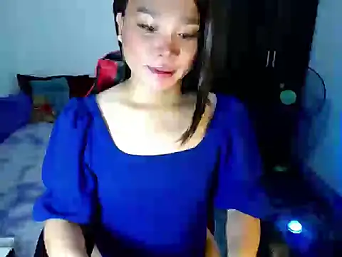 Urassiansweetcummer online show from April 25, 2:25 am