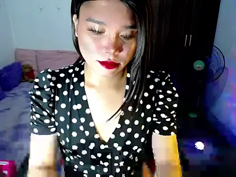 Snapshot of Urassiansweetcummer chatting on June 15, 1:46 pm Urassiansweetcummer online show from June 15, 1:46 pm