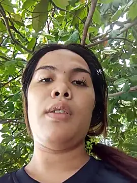 Snapshot of yolly_fox chatting on July 10, 6:50 am yolly fox online show from July 10, 6:50 am