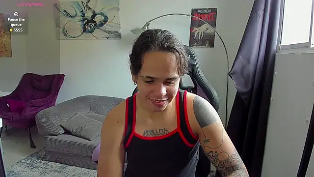 Snapshot of Maximiliano_scoott__ chatting on May 21, 6:48 pm Maximiliano scoott online show from May 21, 6:48 pm