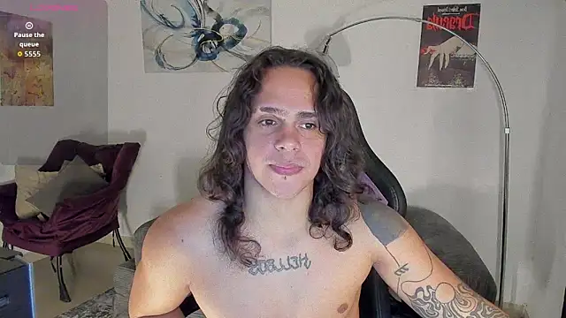 Snapshot of Maximiliano_scoott__ chatting on May 22, 6:53 am Maximiliano scoott online show from May 22, 6:53 am