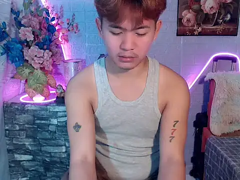 Snapshot of Albertx_Destroyer69 chatting on May 30, 2:41 am Albertx Destroyer69 online show from May 30, 2:41 am