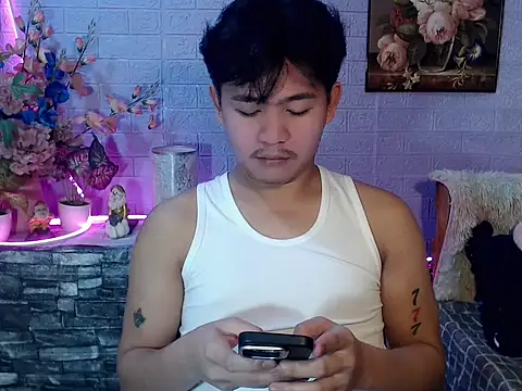 Snapshot of Albertx_Destroyer69 chatting on June 7, 2:37 am Albertx Destroyer69 online show from June 7, 2:37 am
