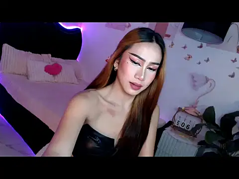 Sluttyvana online show from April 6, 3:35 pm