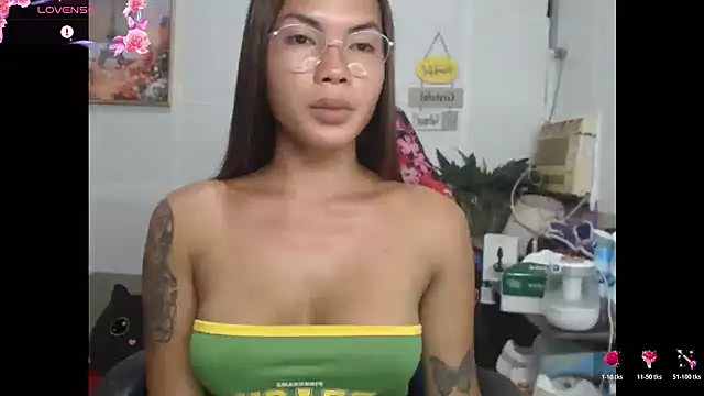 Snapshot of lucyheart777 chatting on June 14, 3:08 am lucyheart777 online show from June 14, 3:08 am