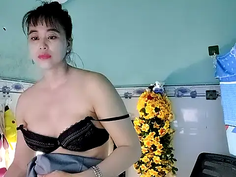 Snapshot of emgaixinhngoan chatting on September 13, 4:12 am emgaixinhngoan online show from September 13, 4:12 am