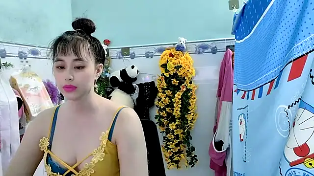 Snapshot of emgaixinhngoan chatting on September 18, 3:03 pm emgaixinhngoan online show from September 18, 3:03 pm