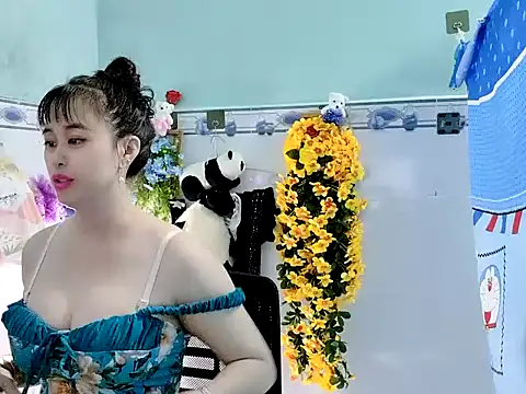 Snapshot of emgaixinhngoan chatting on September 22, 11:51 pm emgaixinhngoan online show from September 22, 11:51 pm