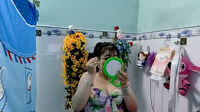 Snapshot of emgaixinhngoan chatting on September 28, 3:50 pm emgaixinhngoan online show from September 28, 3:50 pm